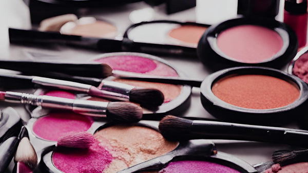 10 Ingredientes a Evitar en Tu Maquillaje